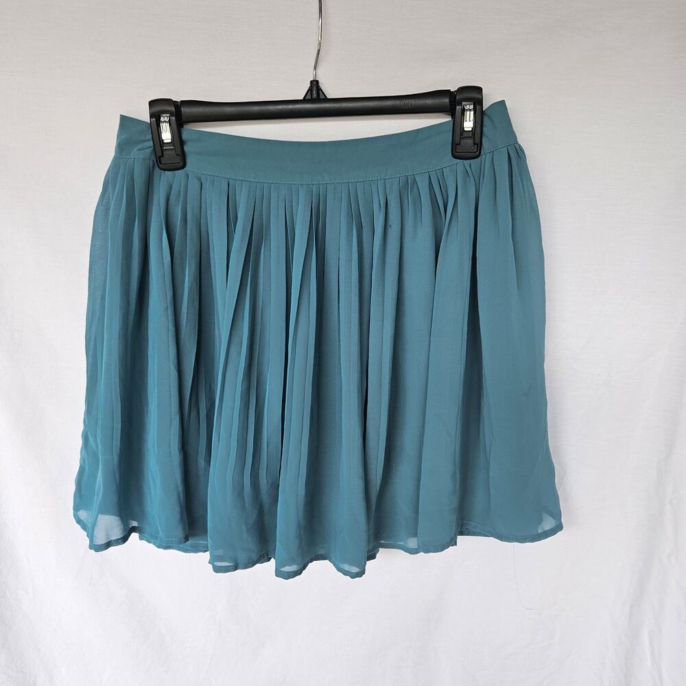 Candies Pleated Sheer Chiffon Mini Skirt Size M NWOT - Picture 3 of 6